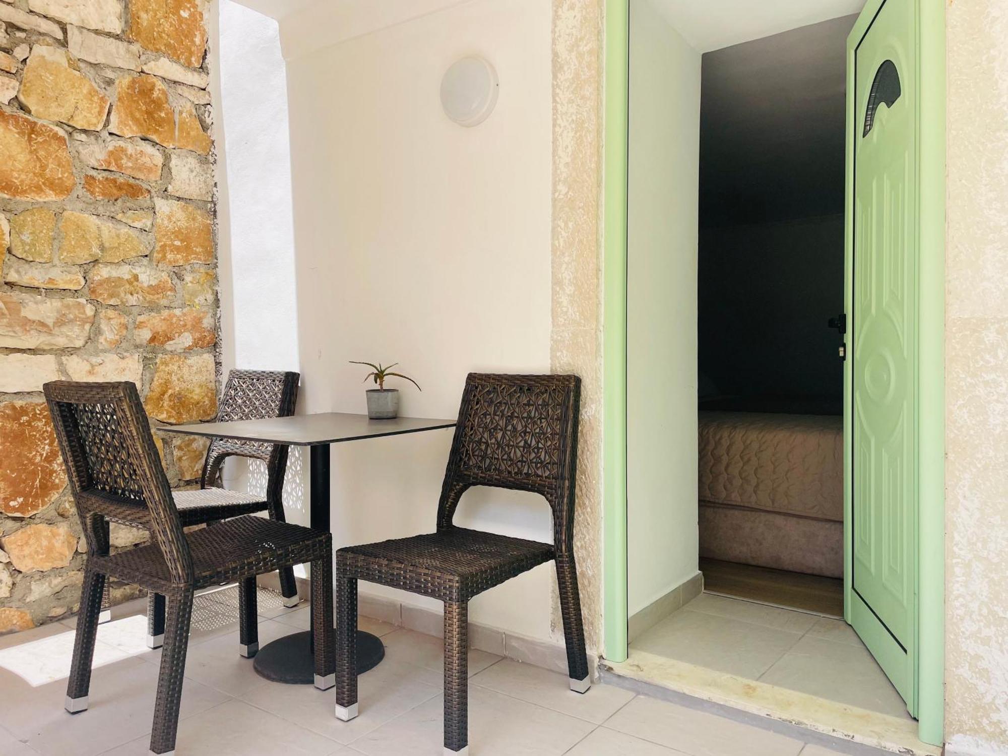 Guesthouse Near The Castle Of Himarë Exteriér fotografie